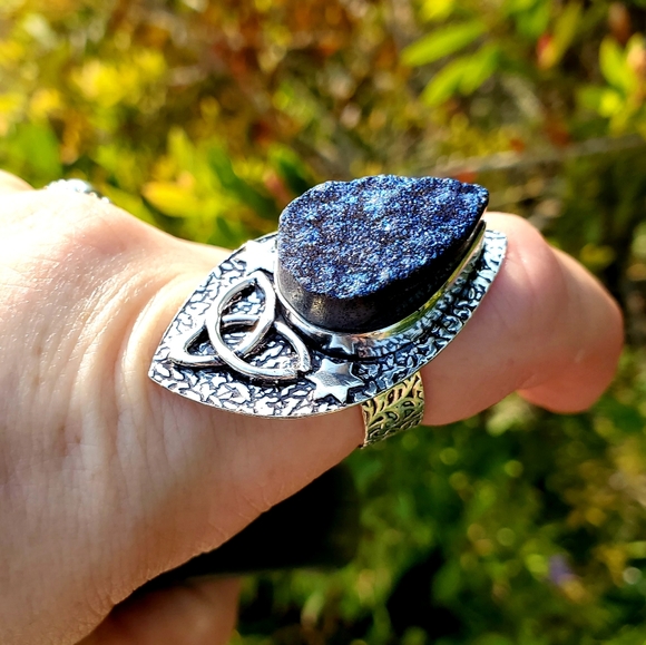 New Blue Titanium Druzy Triquetra 925 Silver Statement Ring. - Picture 4 of 8